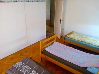 Хостелы Hostel Olea Подгорица Односпальная кровать в общем номере-37